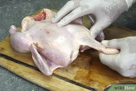 Como fazer a limpeza correta do frango